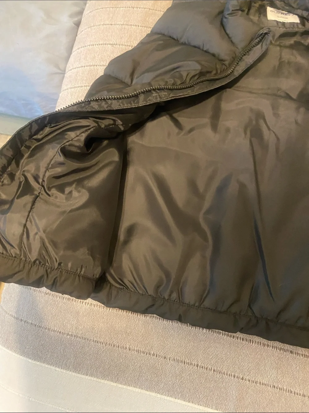Old Navy Boy’s Black Puffer Vest - Lightweight Insulated Vest NWOT